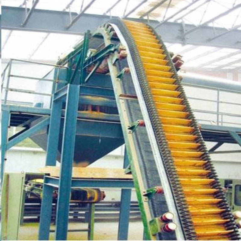 Bulk Material Handling Matarik Anggulo Cleat Corrugated Sidewall Belt Conveyor