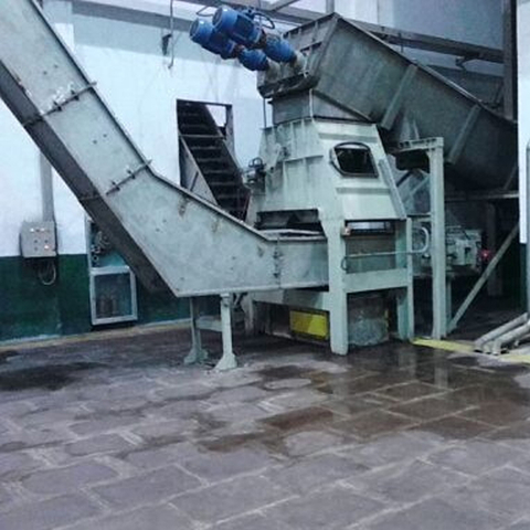 Multipoint feed sawdust chain scraper conveyor